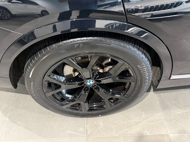 Used 2024 BMW X7 xDrive40i w/ Parking Assistance Package AWD/4WD image 10