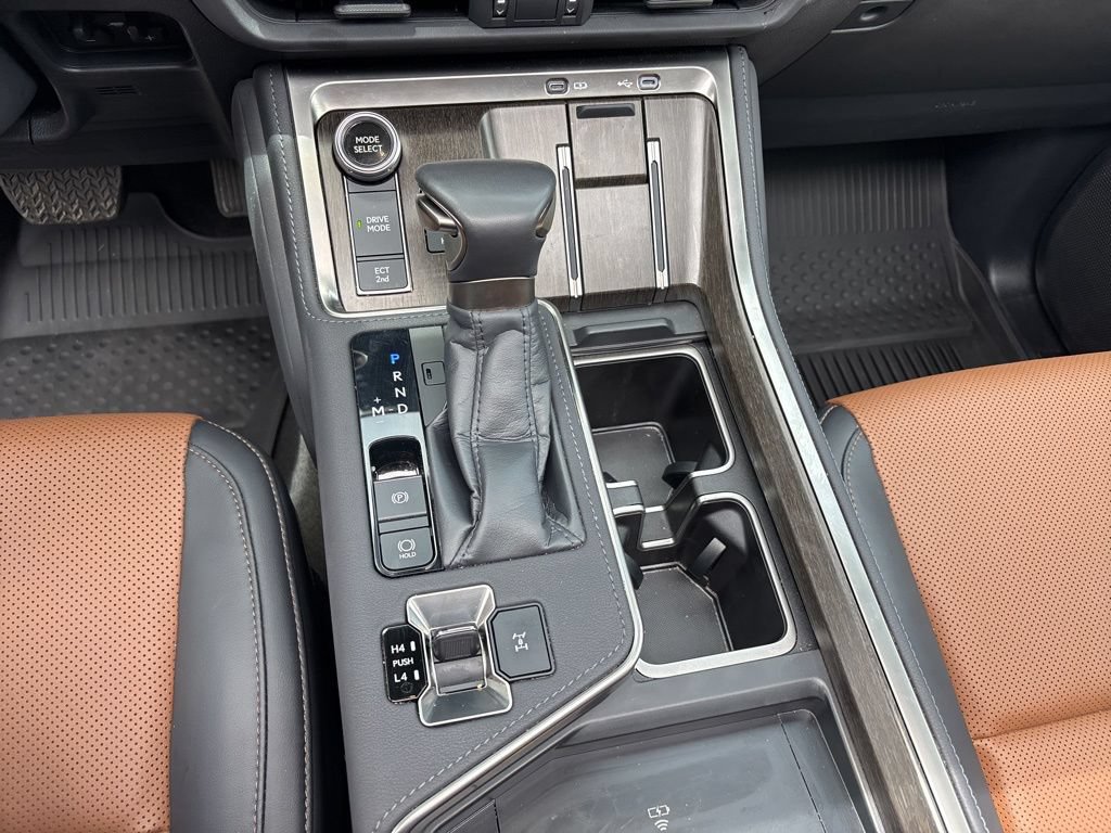 Certified 2025 Lexus GX 550 w/ Accessory Package (2T) AWD/4WD image 18
