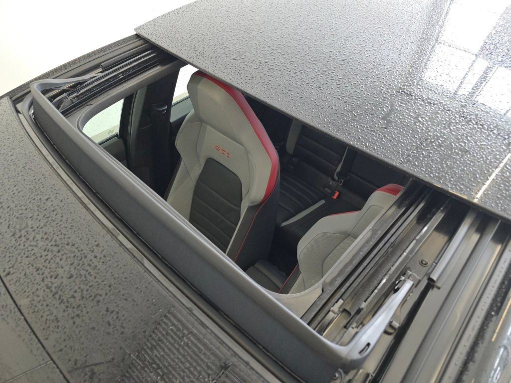 New 2026 Volkswagen GTI SE FWD image 3