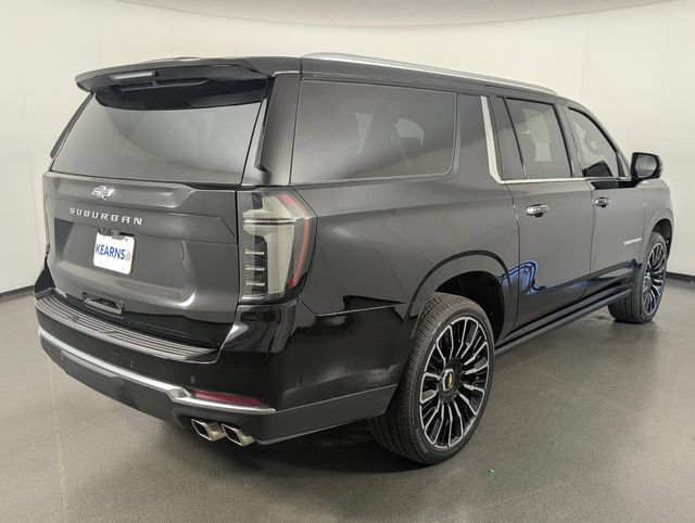 Used 2025 Chevrolet Suburban High Country AWD/4WD image 6