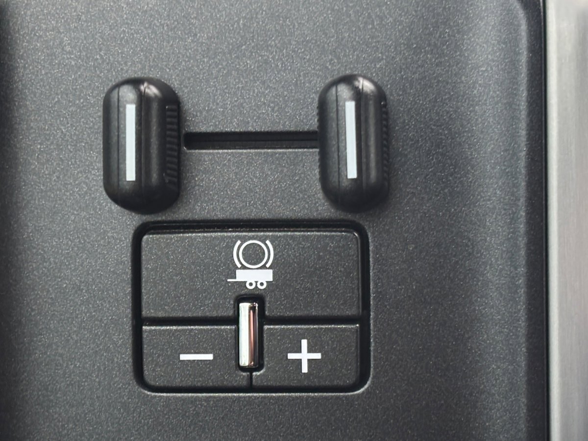 Used 2019 GMC Sierra 2500 SLT w/ Duramax Plus Package AWD/4WD image 35