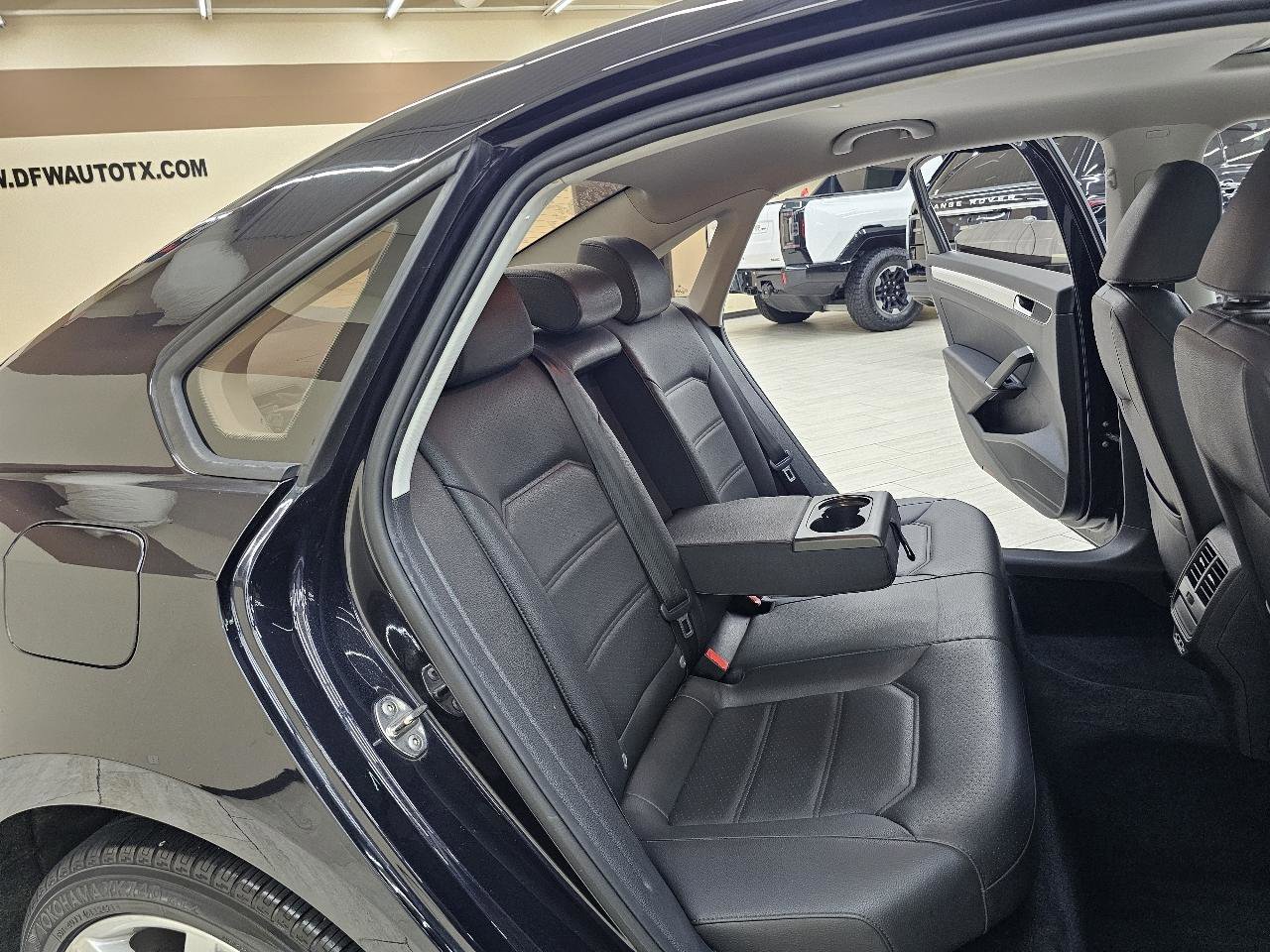 Used 2019 Volkswagen Passat Wolfsburg Edition FWD image 22