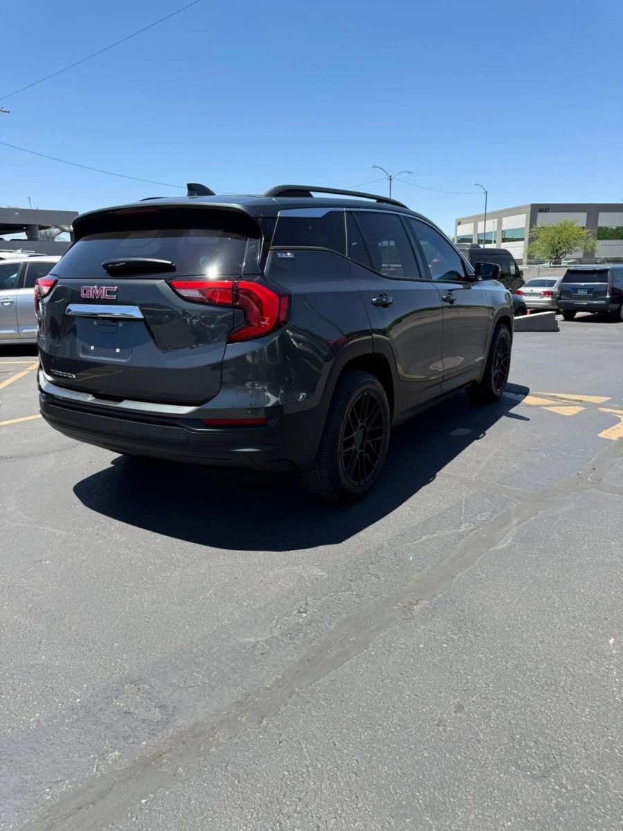 Used 2019 GMC Terrain SLE w/ Driver Convenience Package FWD image 4