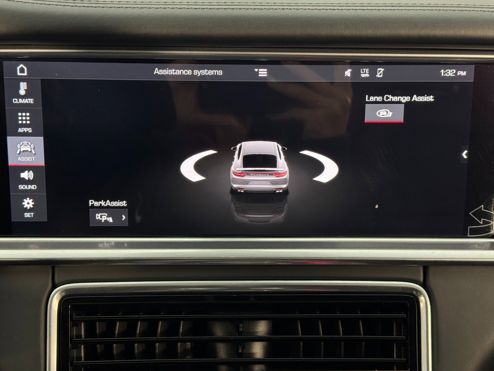 Used 2020 Porsche Panamera GTS w/ Premium Package Plus image 29