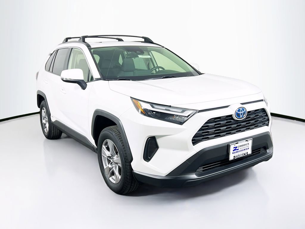 Used 2022 Toyota RAV4 XLE w/ Convenience Package image 1