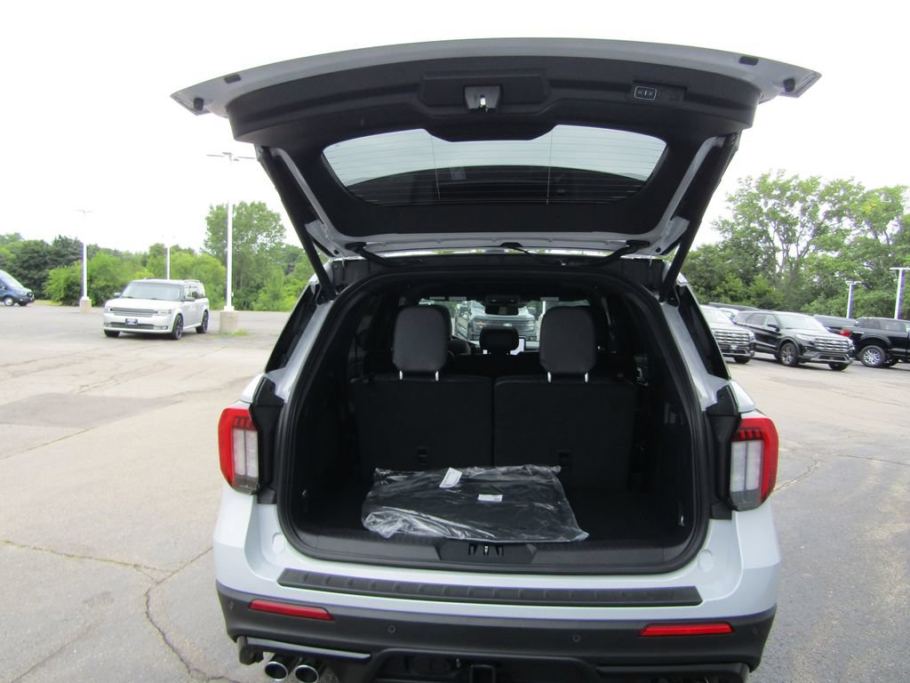 New 2026 Ford Explorer ST w/ Sun And Sound Package AWD/4WD image 21