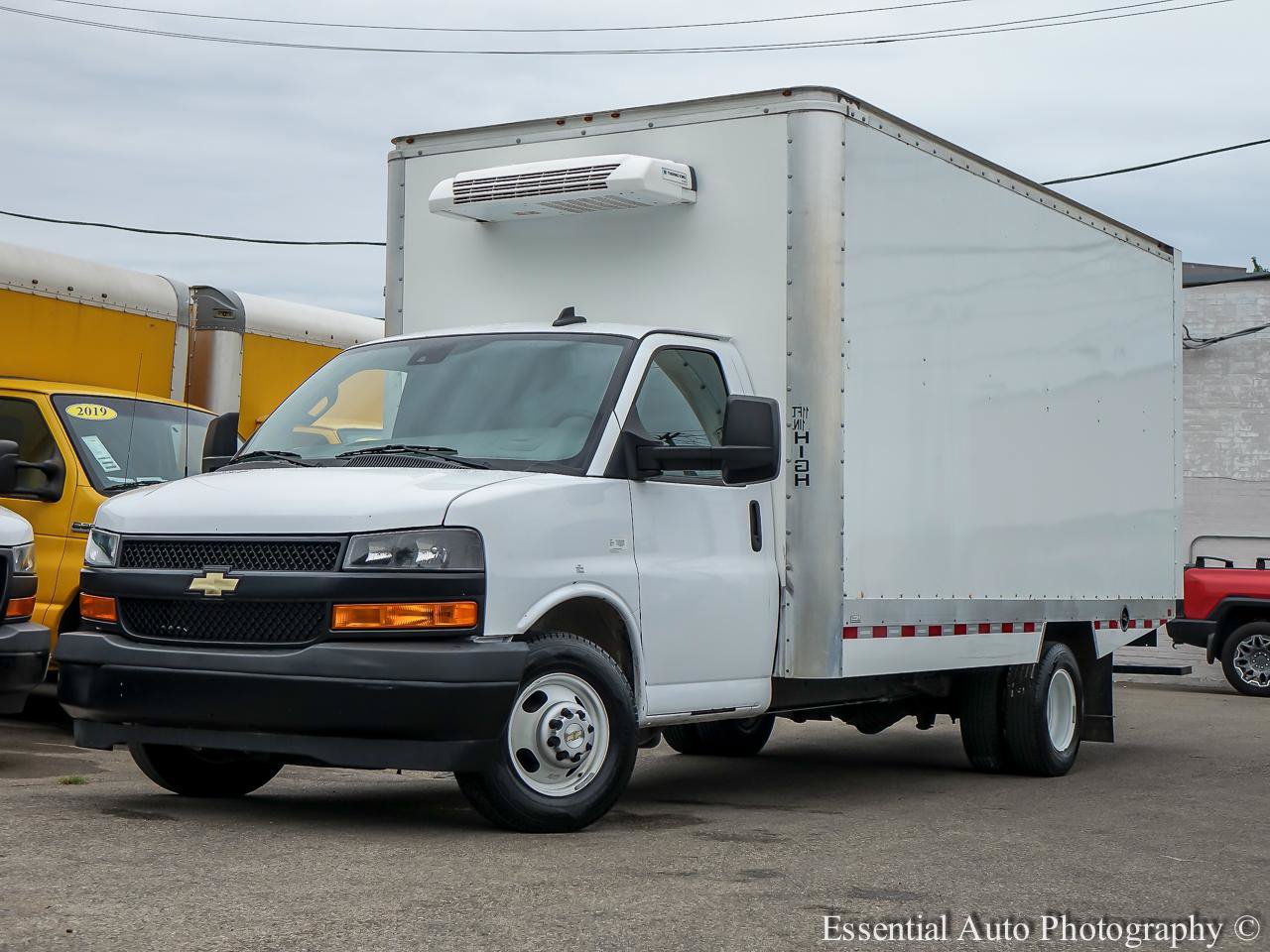 Used 2024 Chevrolet Express 3500 w/ Power Convenience Package RWD image 2