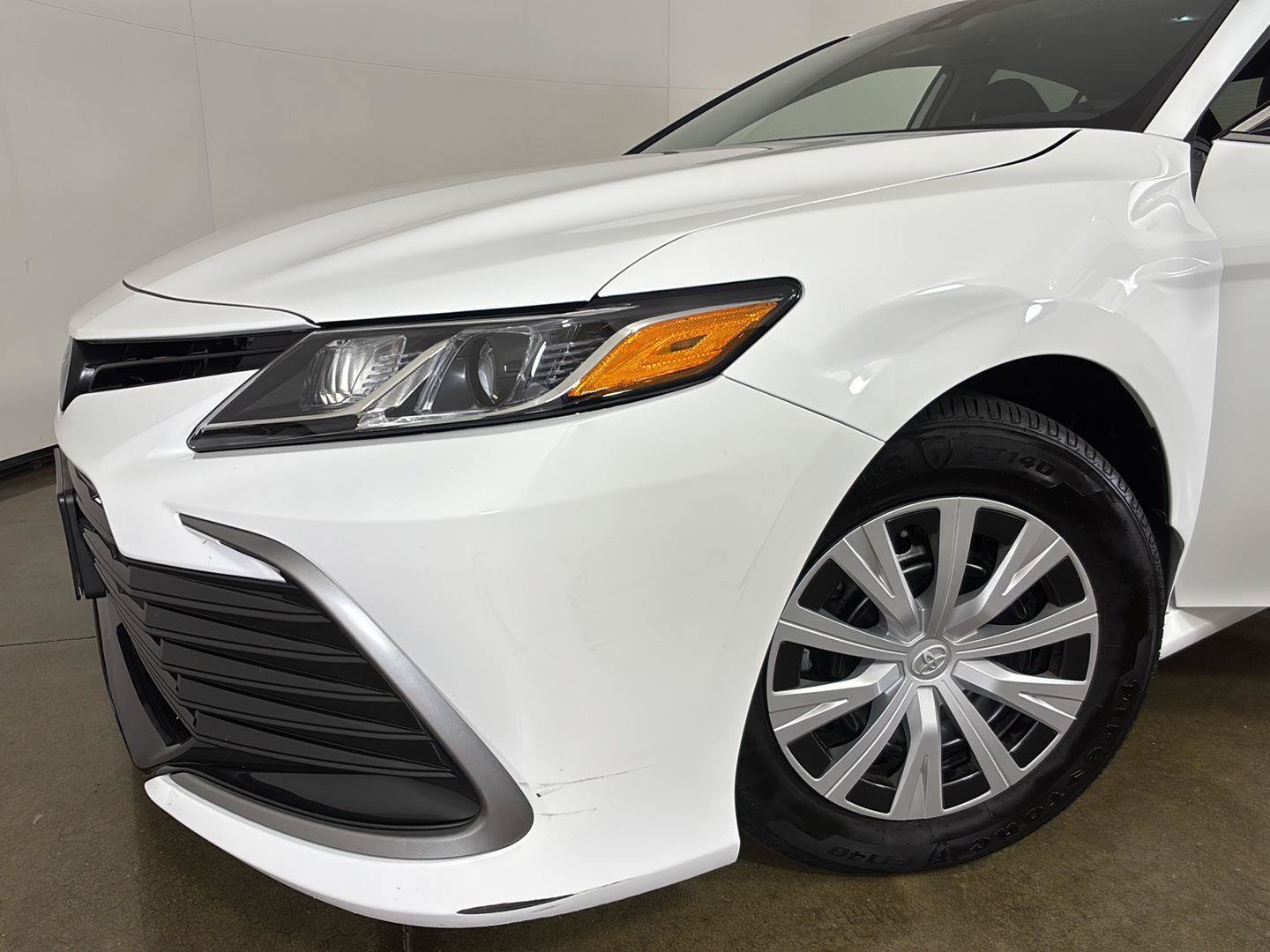 Used 2023 Toyota Camry LE FWD image 5
