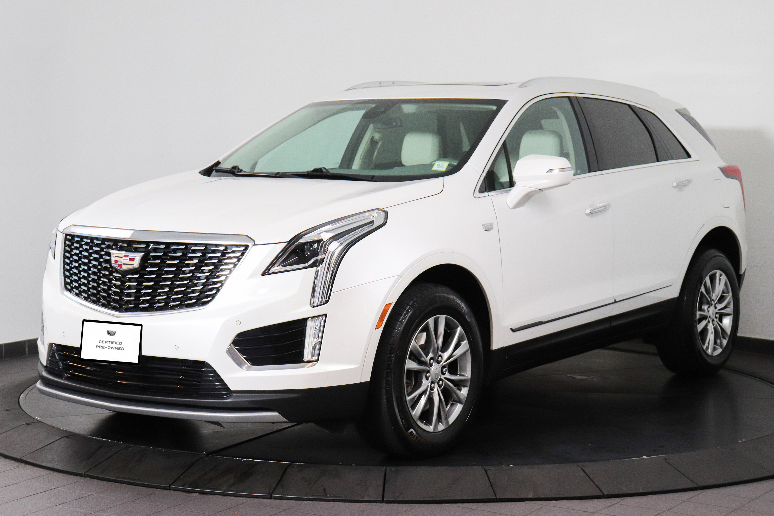 Used 2022 Cadillac XT5 Premium Luxury AWD/4WD image 1