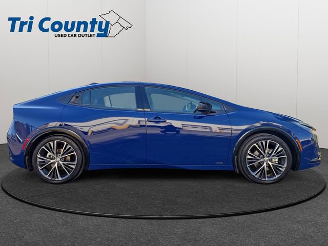 Used 2025 Toyota Prius XLE image 9