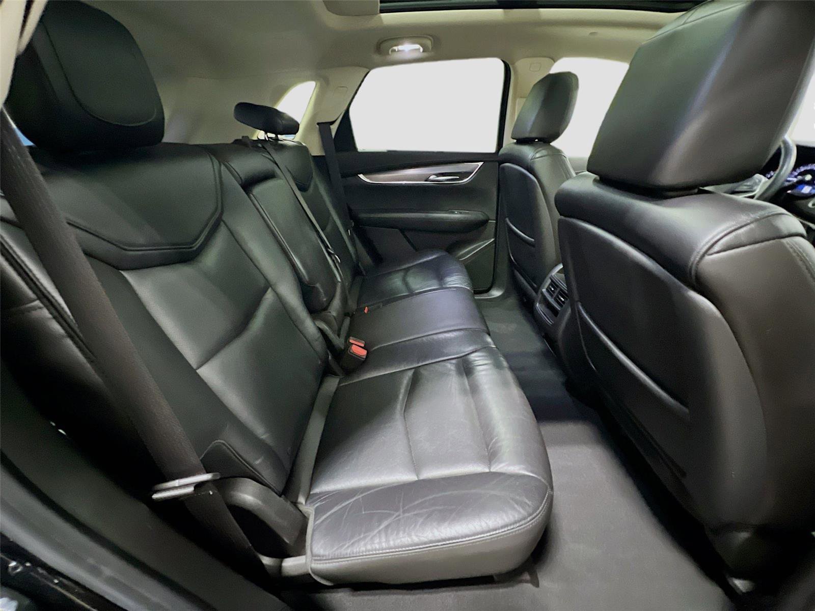 Used 2017 Cadillac XT5 Luxury image 28