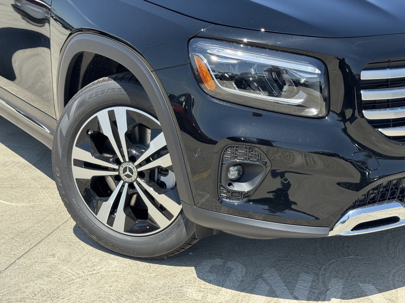 New 2026 Mercedes-Benz GLB 250 image 4