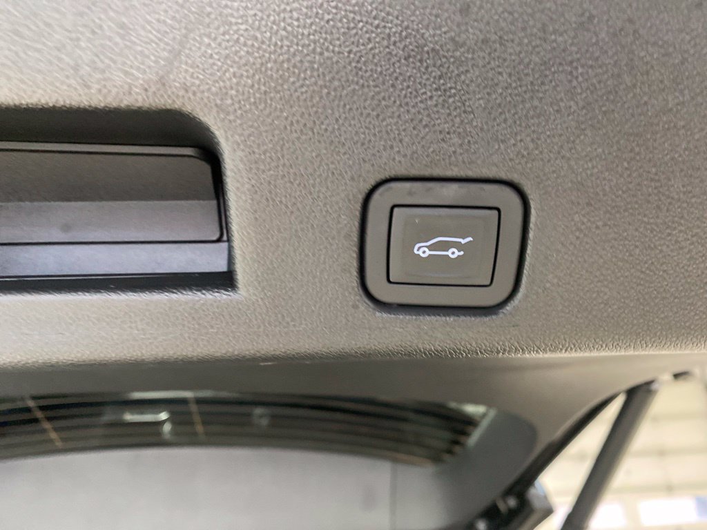 Used 2026 Chevrolet Traverse High Country w/ LPO, Floor Liner Package AWD/4WD image 20