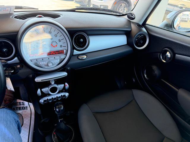 Used 2010 MINI Cooper Hardtop FWD image 14