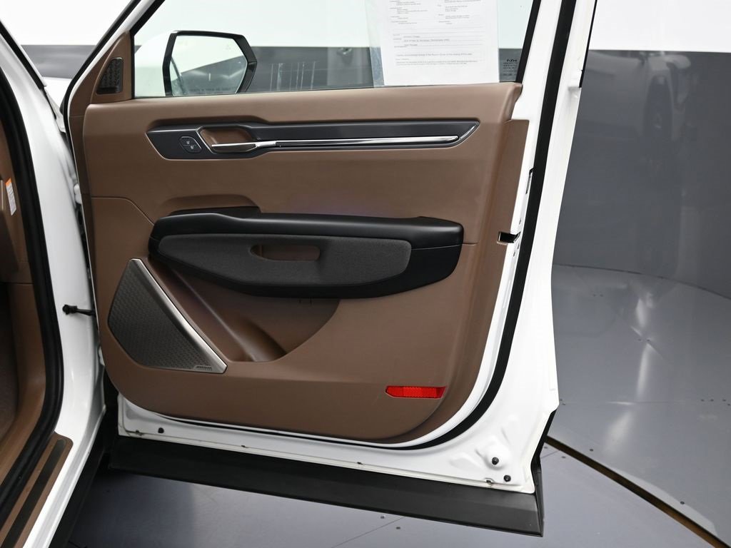 Used 2024 Kia EV9 Land image 39