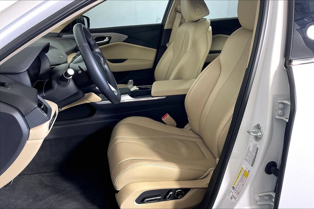 Used 2025 Acura TLX w/ Technology Package FWD image 29
