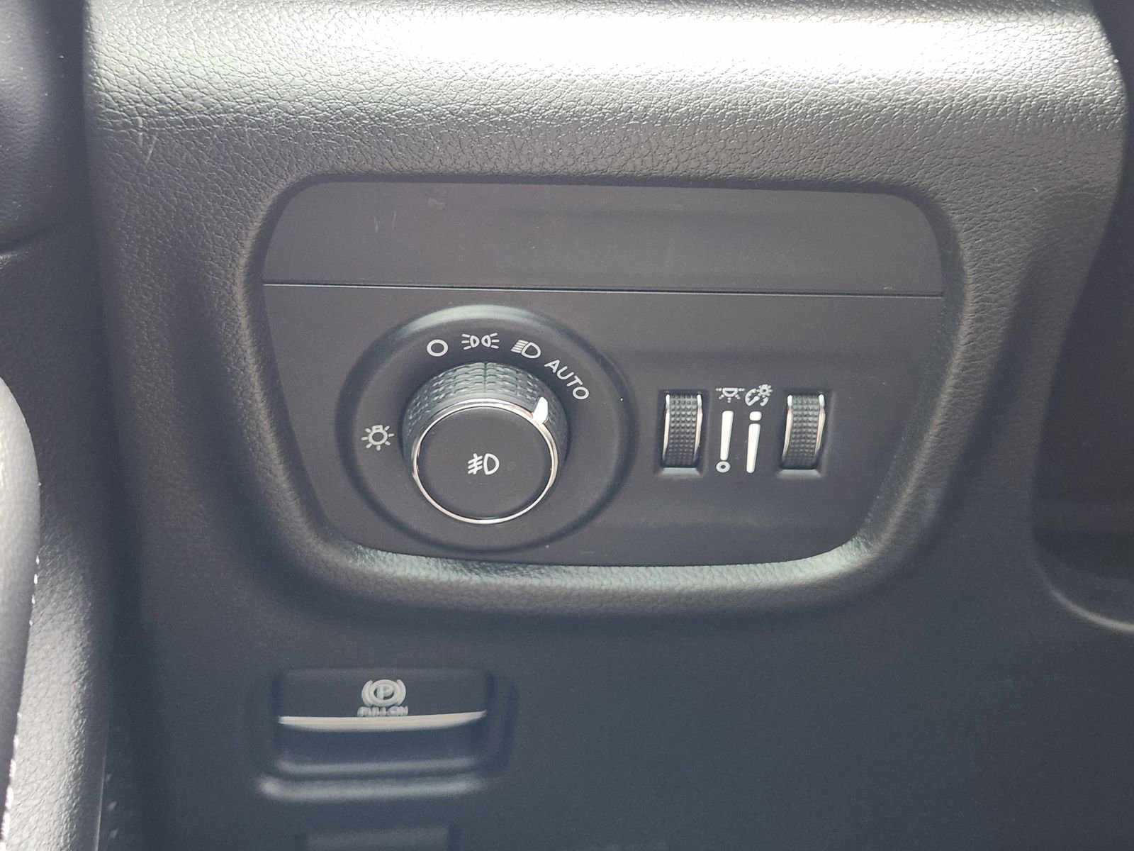 Used 2021 Jeep Grand Cherokee L Limited w/ Luxury Tech Group II image 22