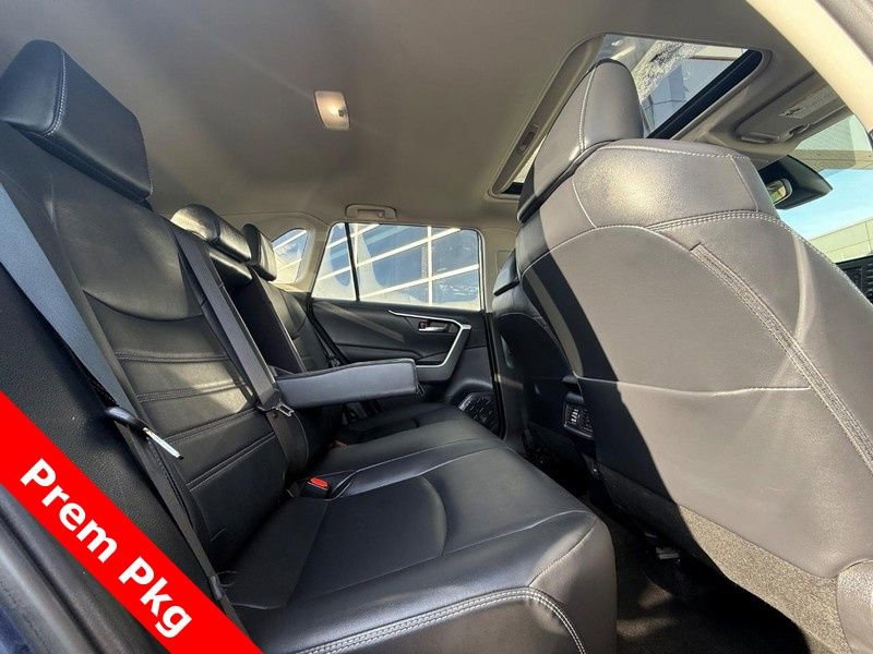 Used 2022 Toyota RAV4 XLE Premium w/ Carpet Mat Package (TMS) image 12