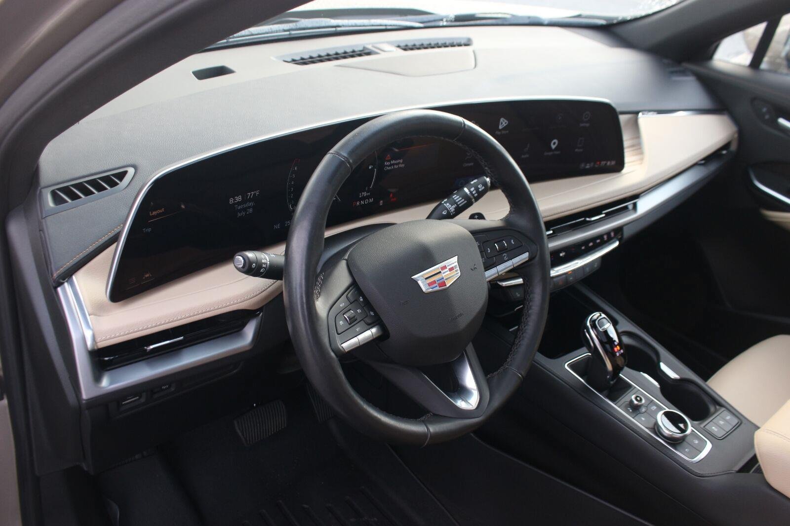 Used 2024 Cadillac XT4 Premium Luxury FWD image 16