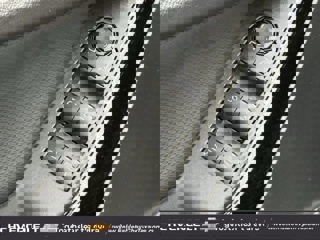 Used 2025 Chevrolet Equinox LT AWD/4WD image 27