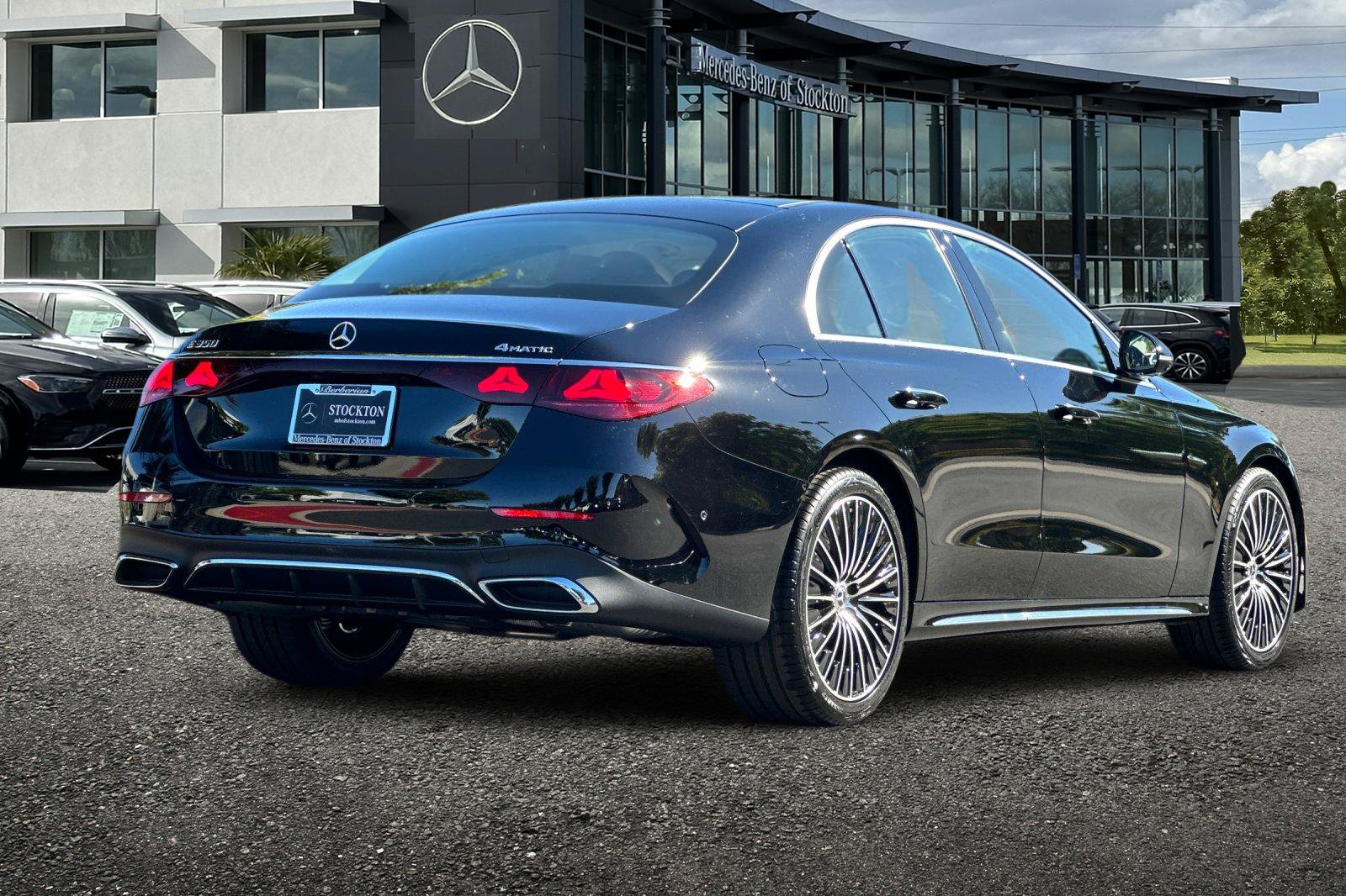 New 2026 Mercedes-Benz E 350 4MATIC Sedan image 4