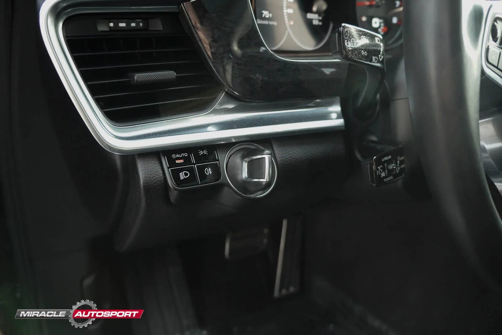 Used 2017 Porsche Panamera 4S AWD/4WD image 39