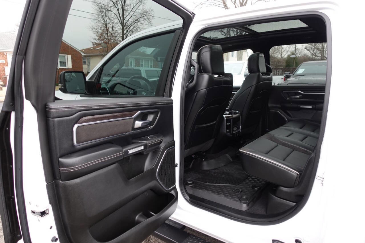 Used 2025 RAM 1500 Laramie w/ Sport Appearance Package AWD/4WD image 24