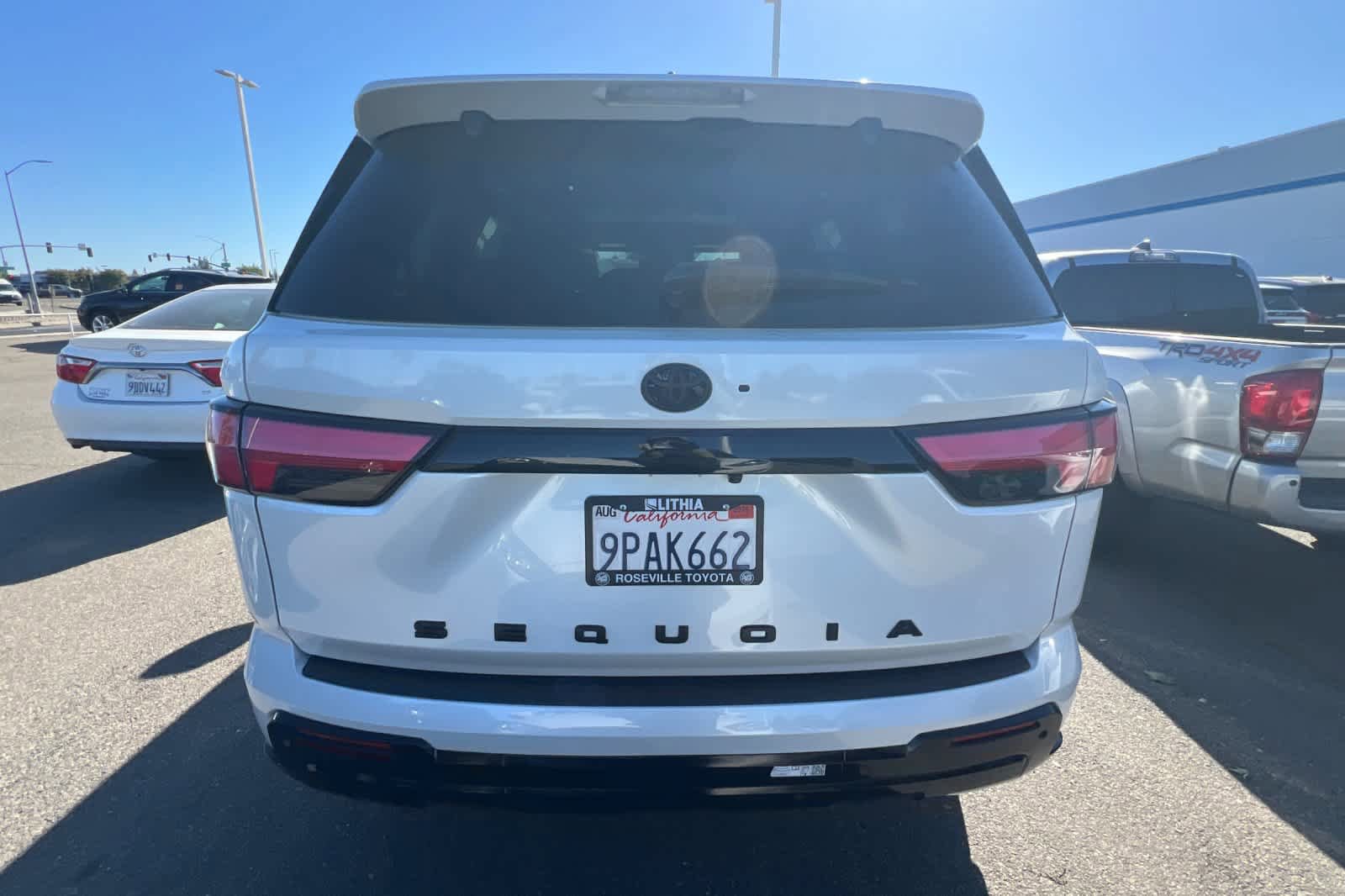 Used 2024 Toyota Sequoia Platinum AWD/4WD image 5