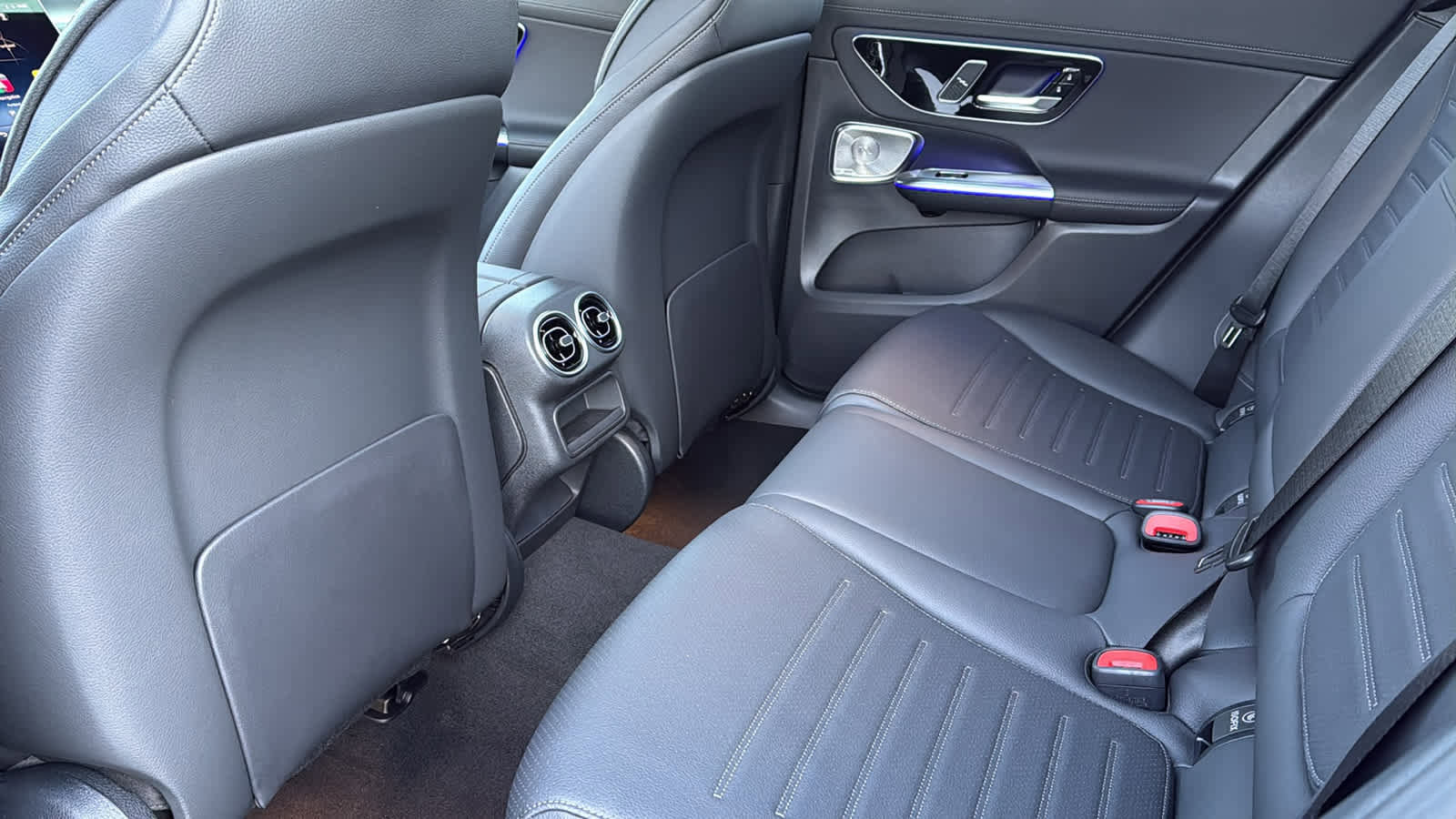 New 2026 Mercedes-Benz GLC 300 4MATIC image 30