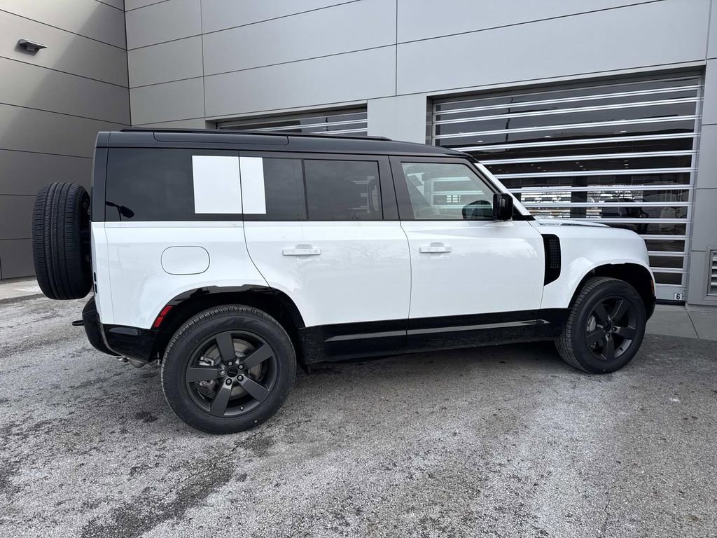 New 2026 Land Rover Defender 110 X-Dynamic SE image 6