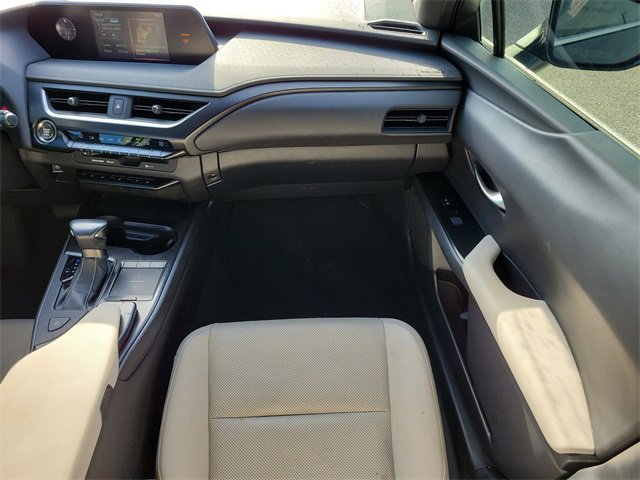 Used 2019 Lexus UX 200 w/ Premium Package image 15
