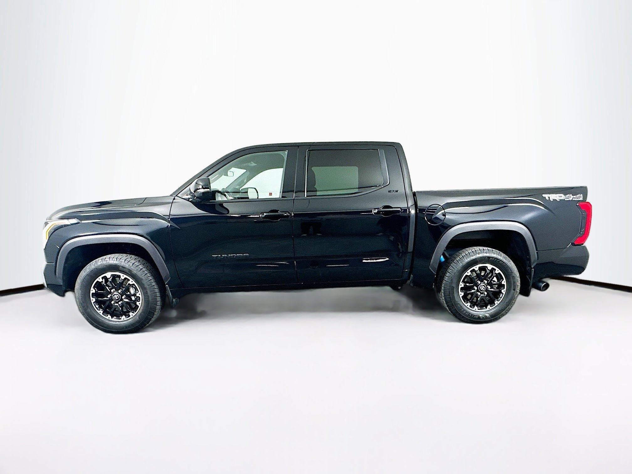 Used 2025 Toyota Tundra SR5 w/ TRD Off-Road Package image 4