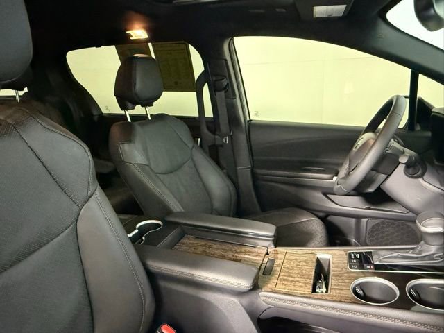 Used 2025 Toyota Sienna Platinum image 58