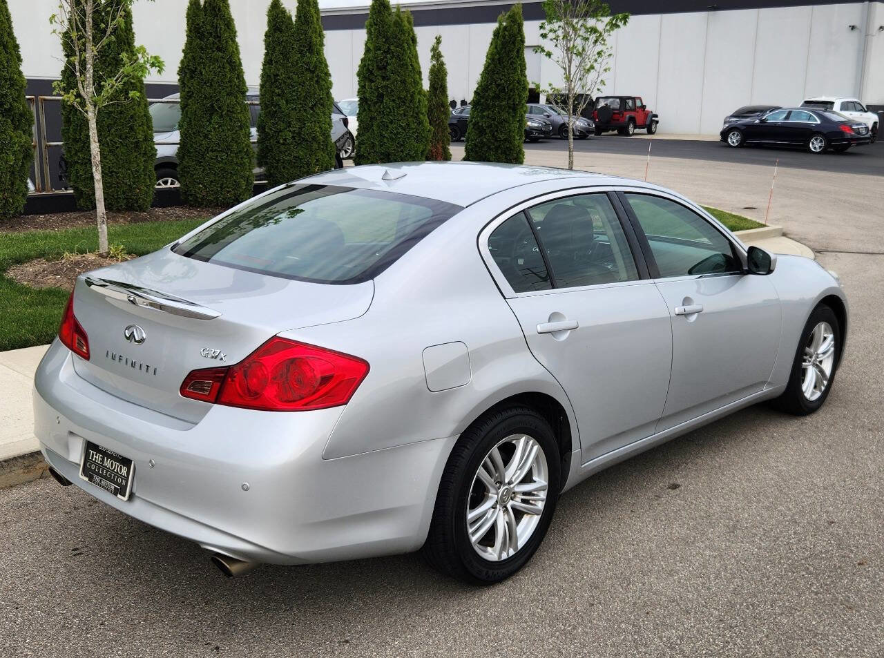 Used 2013 INFINITI G37 x Sedan w/ Premium Pkg AWD/4WD image 4