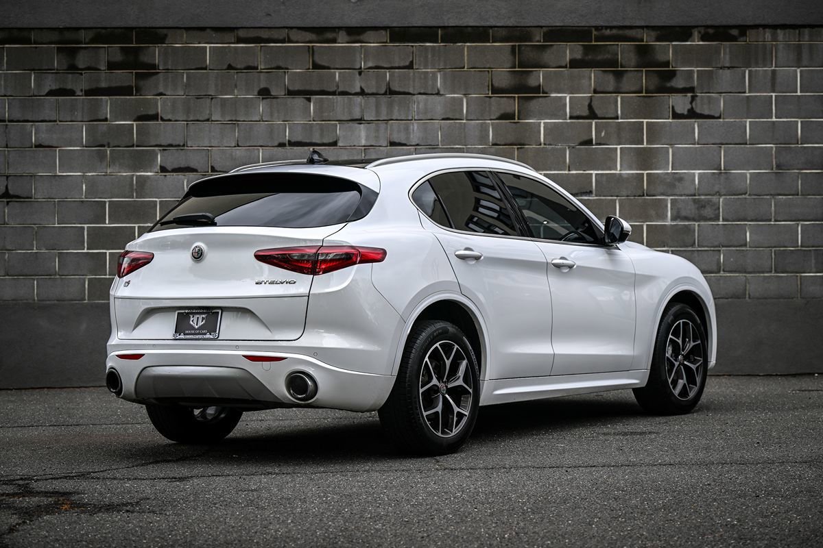 Used 2021 Alfa Romeo Stelvio Ti AWD/4WD image 3