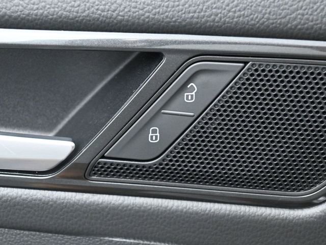 Used 2022 Volkswagen Tiguan SE image 14