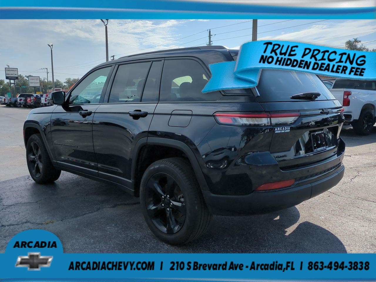 Used 2024 Jeep Grand Cherokee Limited w/ Black Appearance Package AWD/4WD image 6