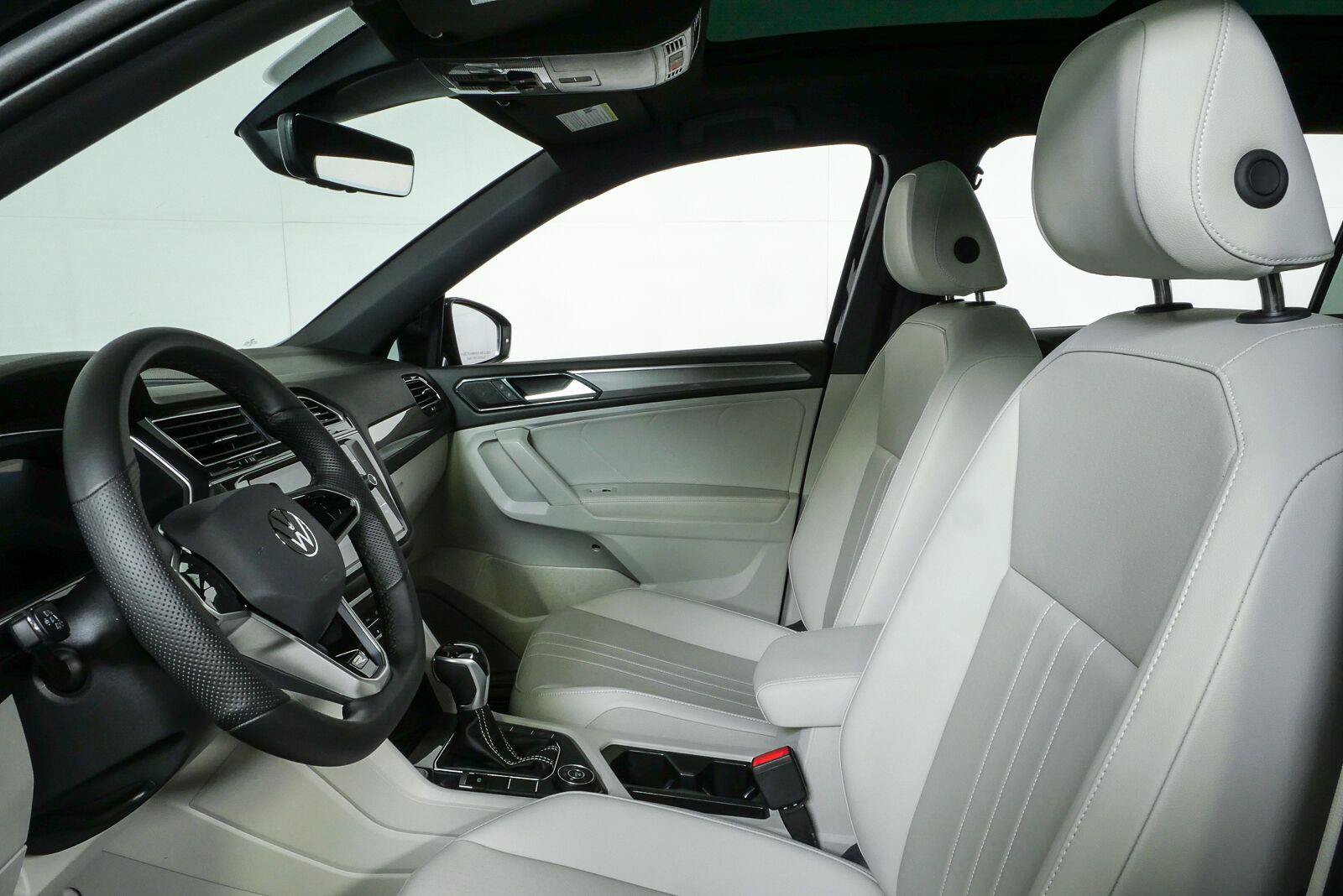 Certified 2024 Volkswagen Tiguan SE R-Line AWD/4WD image 7