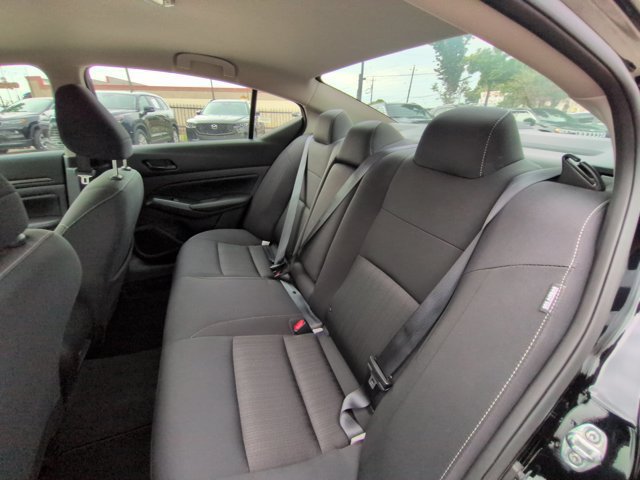Used 2025 Nissan Altima 2.5 SV FWD image 27