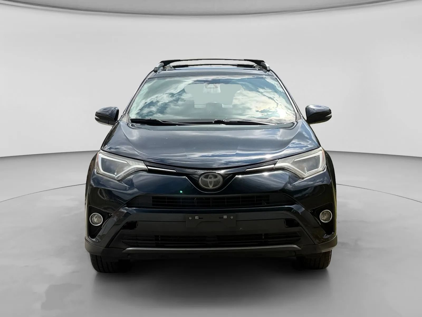 Used 2017 Toyota RAV4 XLE w/ Plus Special Value Package AWD/4WD image 8