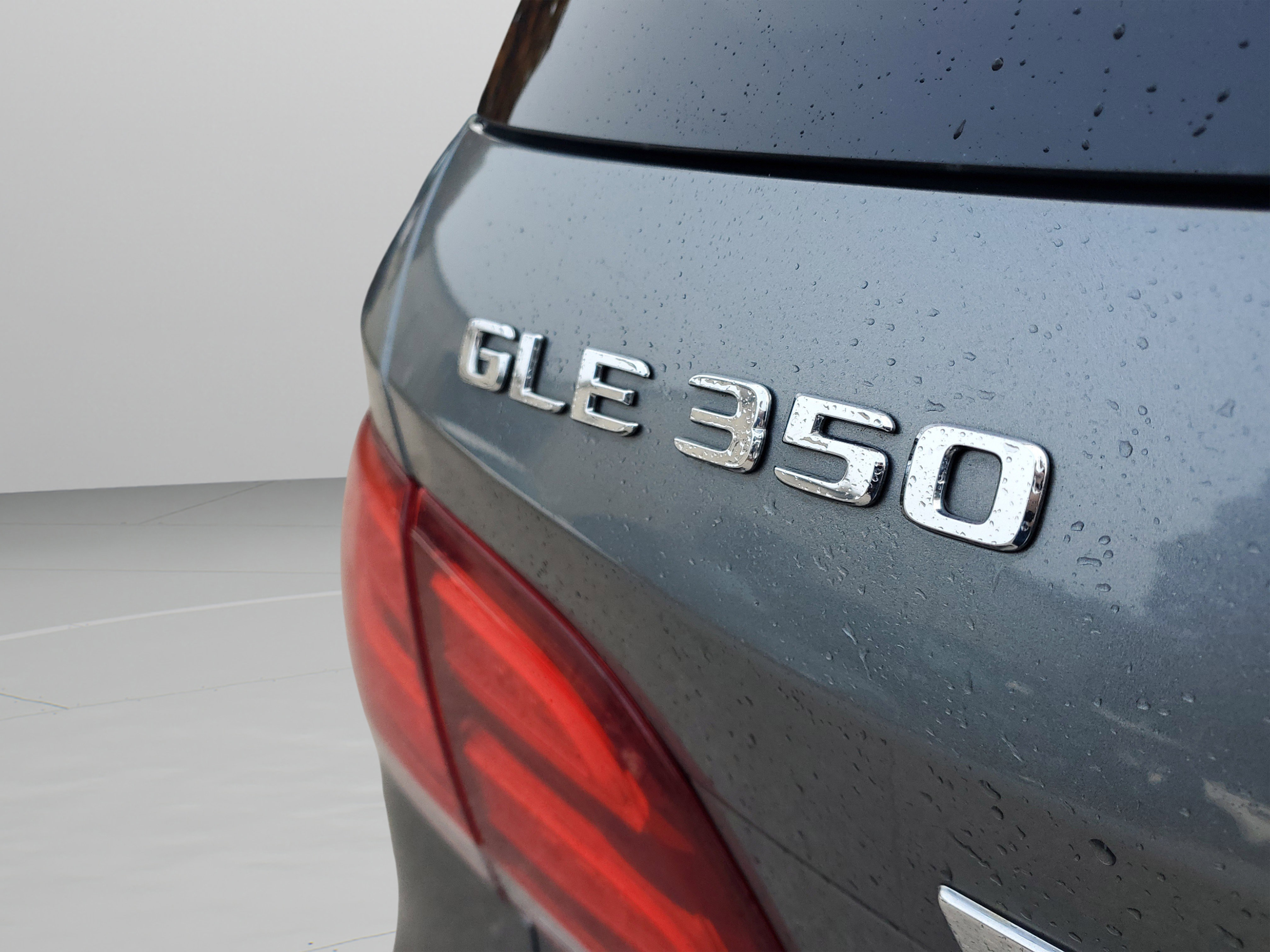 Used 2018 Mercedes-Benz GLE 350 w/ Premium 1 Package image 9