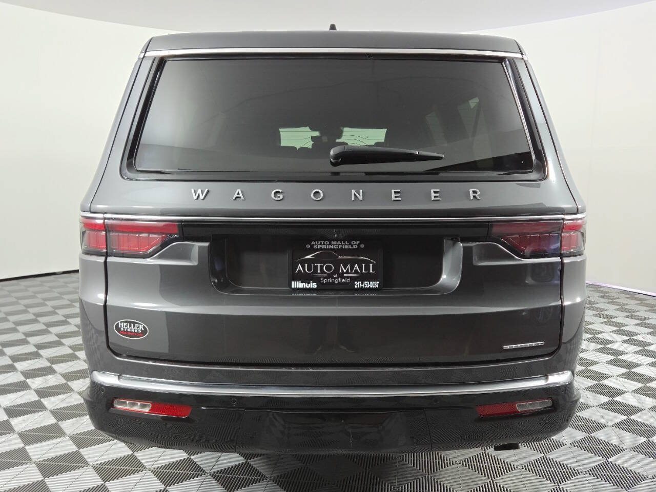 Used 2024 Jeep Wagoneer L Series II w/ Flexible Seating Group AWD/4WD image 6