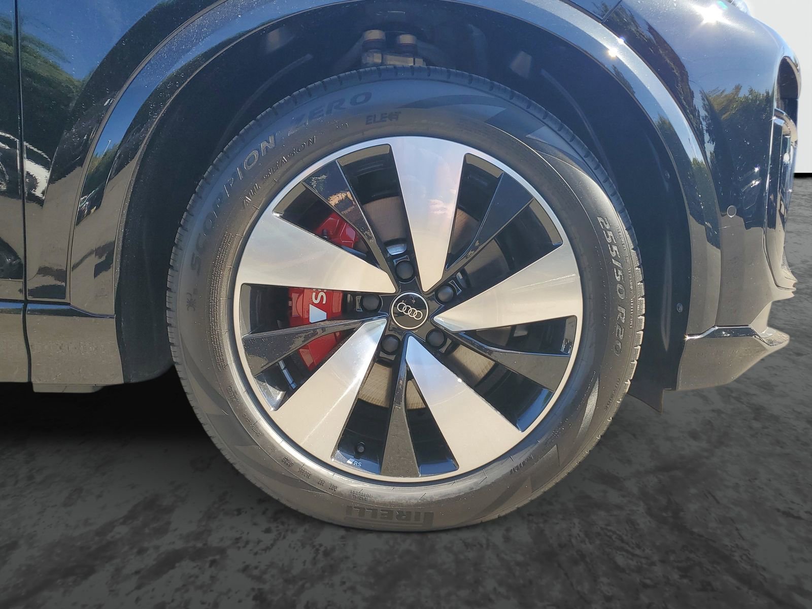 New 2025 Audi SQ6 e-tron Premium Plus image 6