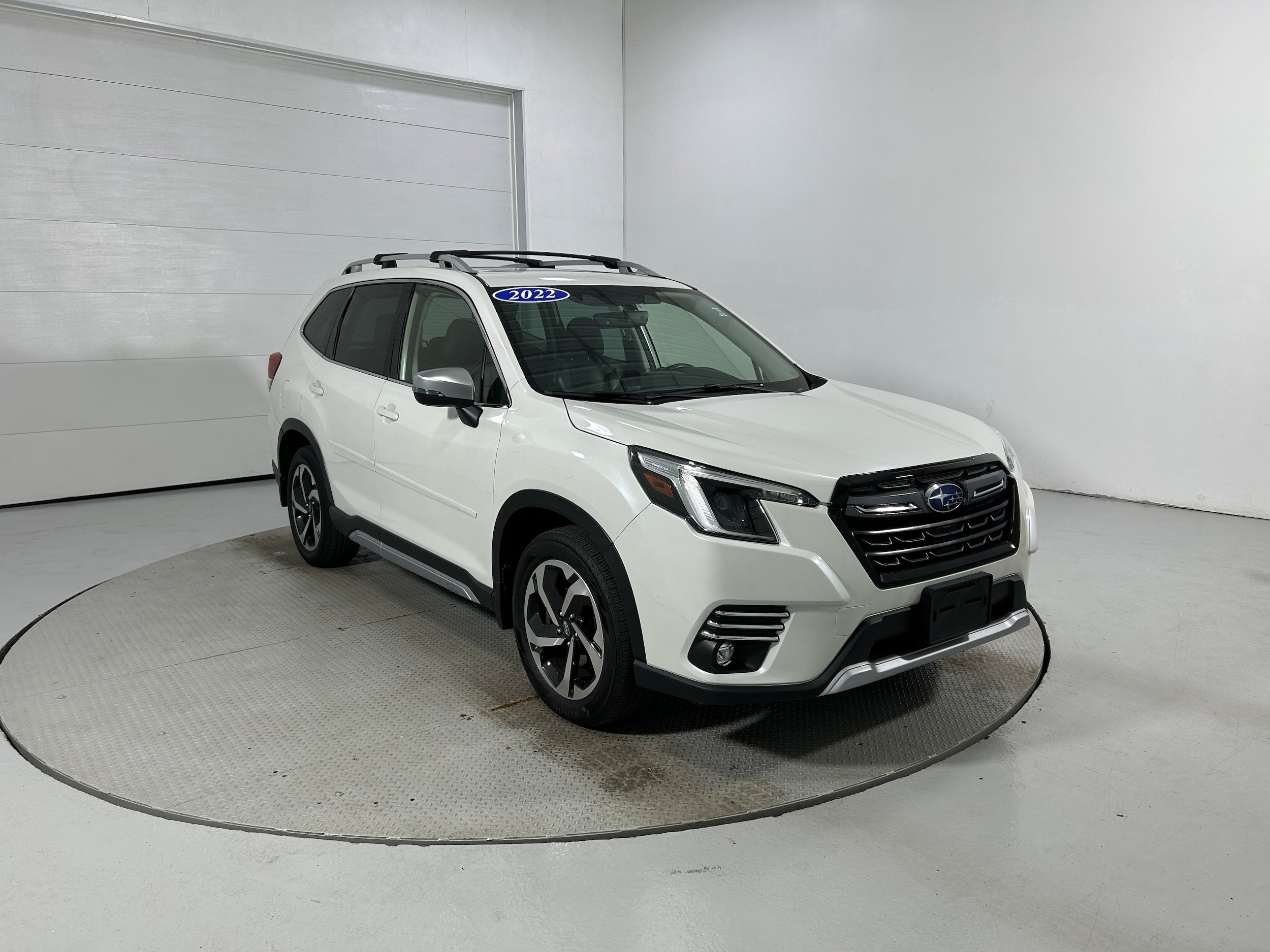 Used 2022 Subaru Forester Touring AWD/4WD image 2