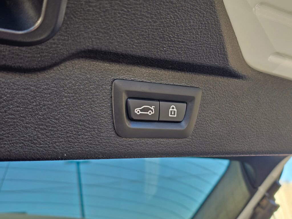 Used 2016 BMW X5 xDrive50i AWD/4WD image 17