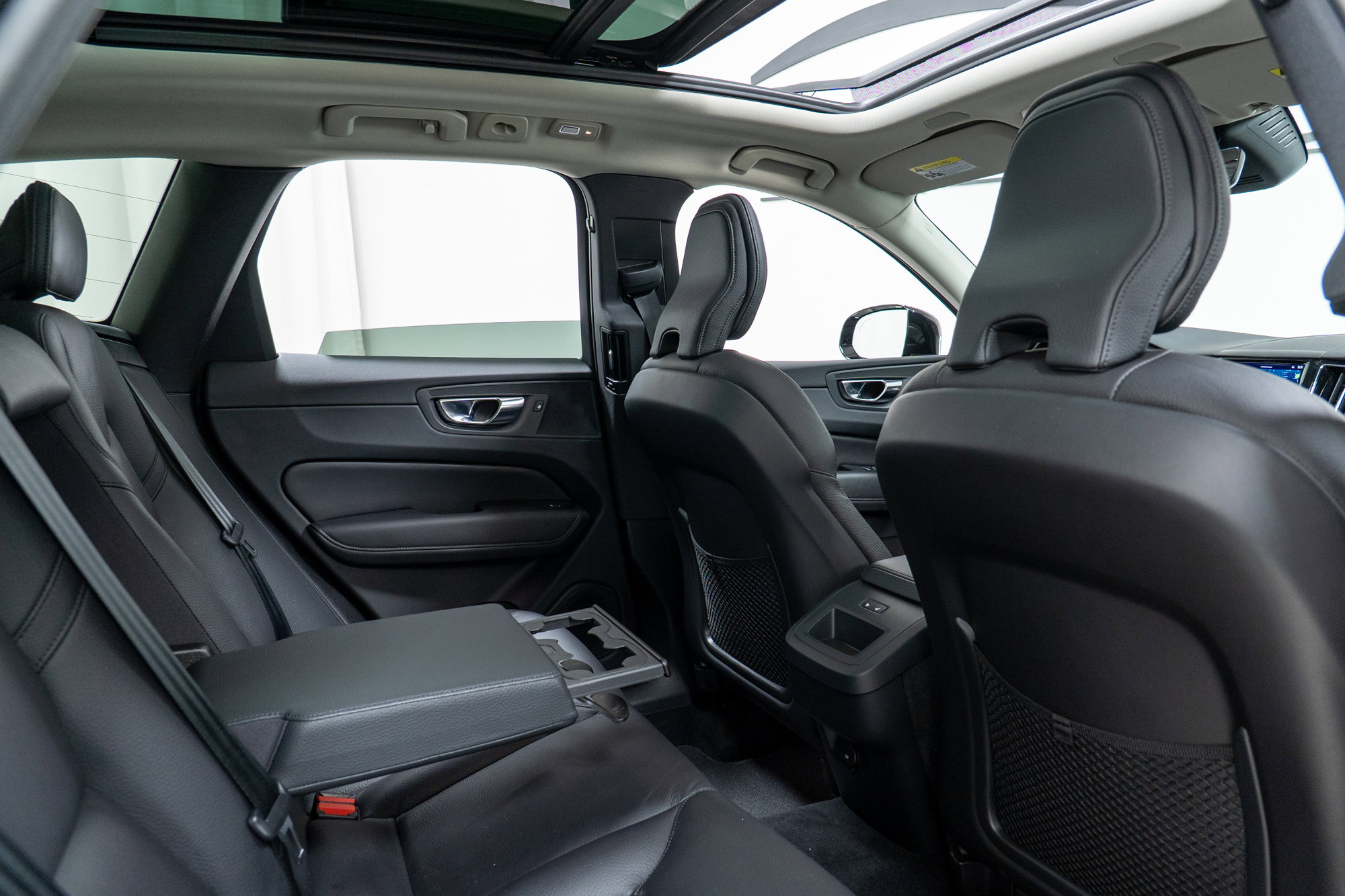 Certified 2023 Volvo XC60 B5 Plus w/ Climate Package image 23