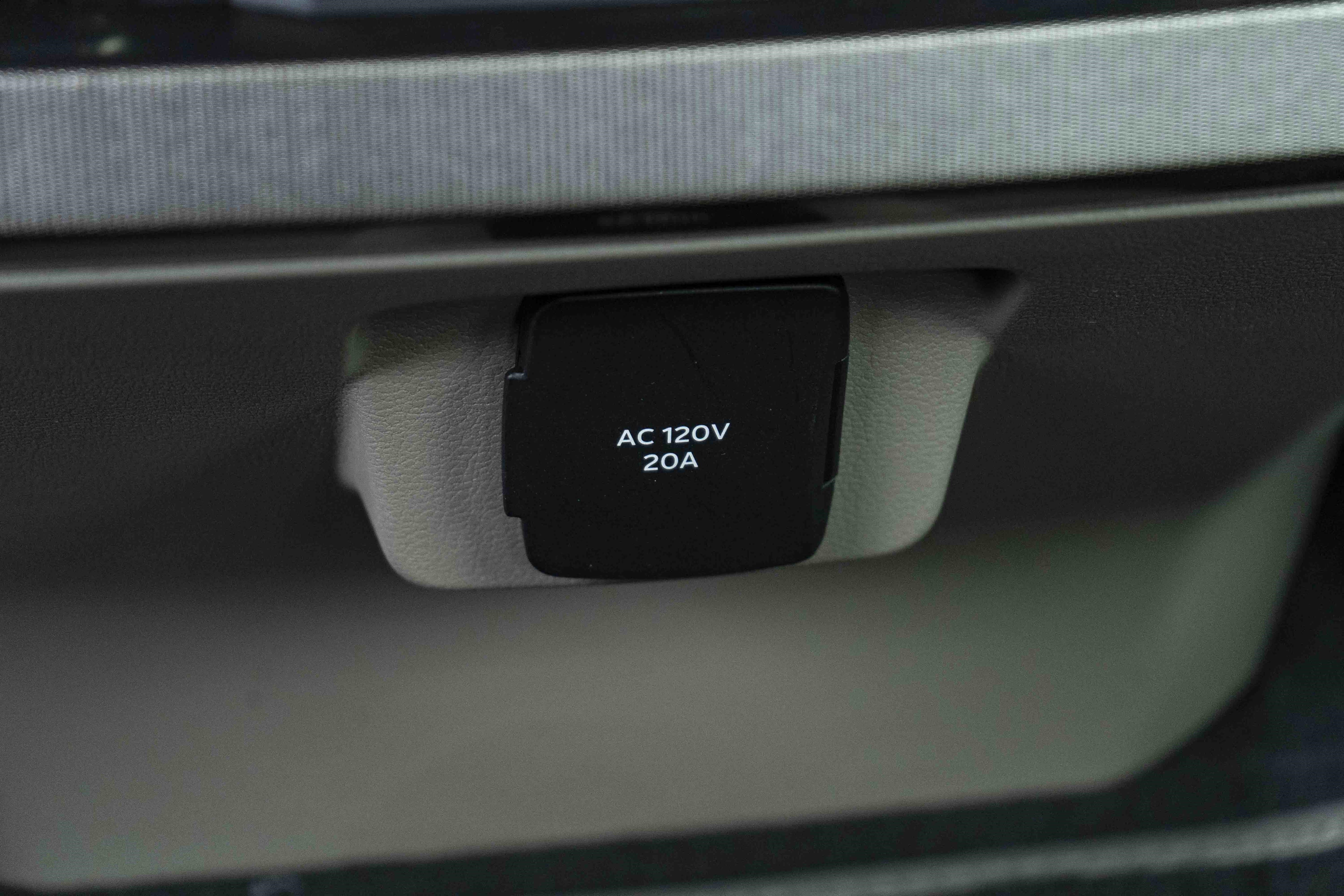 Used 2026 Ford F450 Platinum w/ Platinum Plus Package image 46