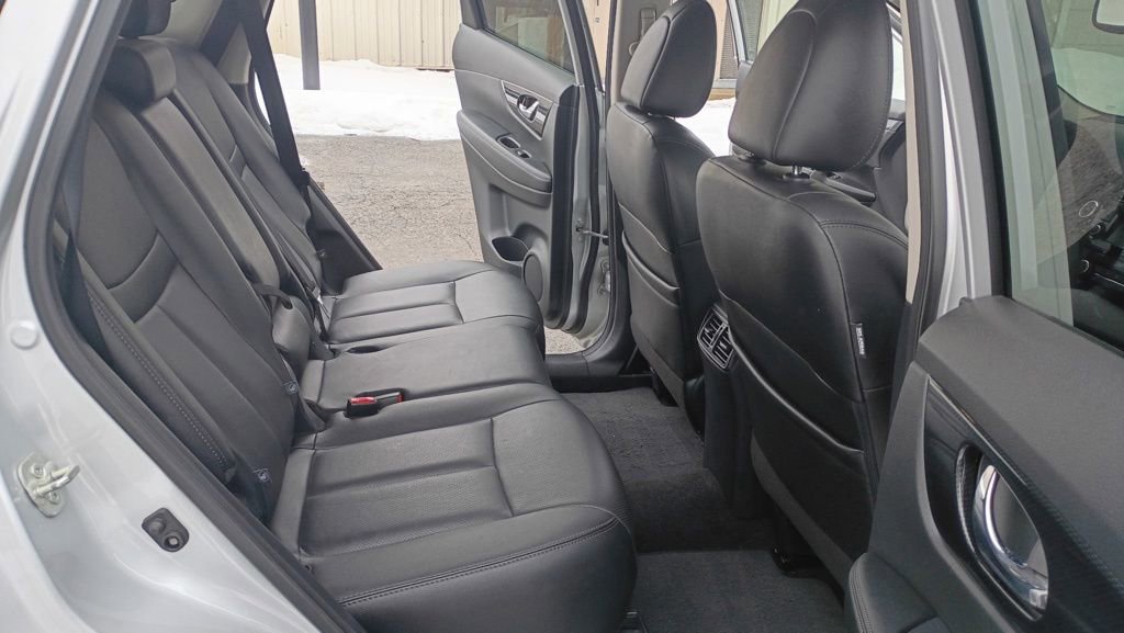 Used 2020 Nissan Rogue SL w/ Premium Package image 16