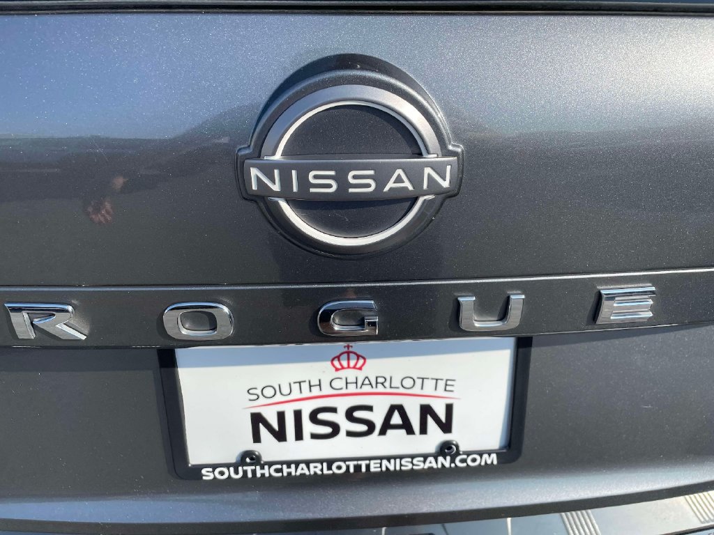 Used 2023 Nissan Rogue SV FWD image 13