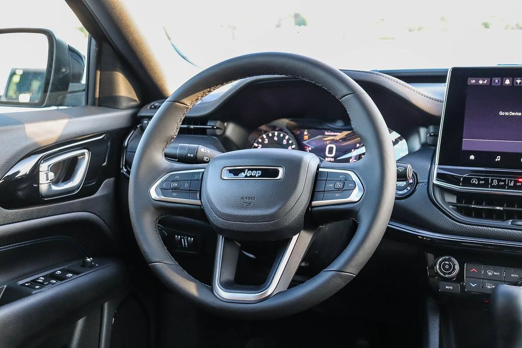 New 2026 Jeep Compass Latitude AWD/4WD image 17
